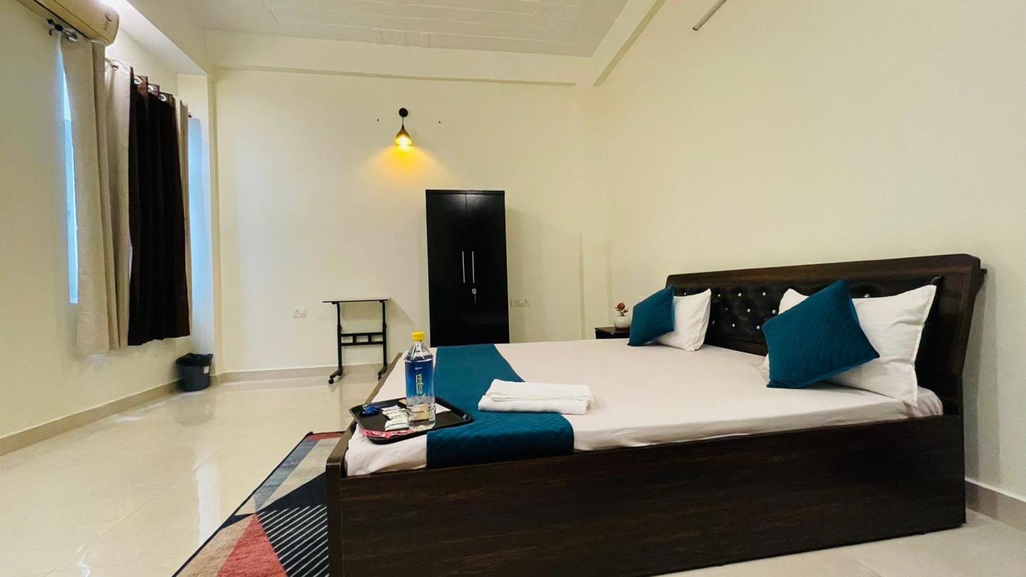 Atulyam Stays Sushant Golf City Lucknow Exteriör bild