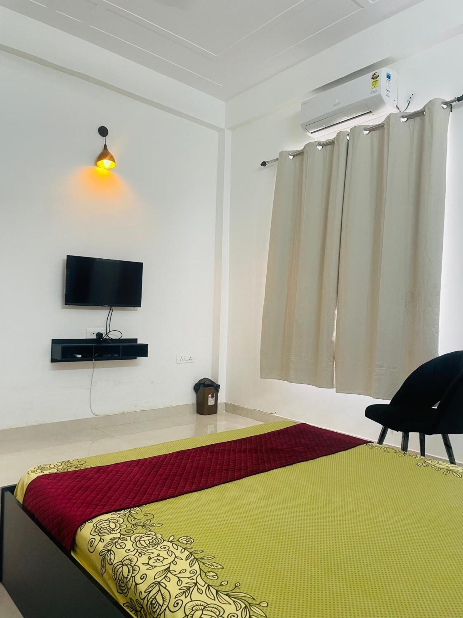 Atulyam Stays Sushant Golf City Lucknow Exteriör bild