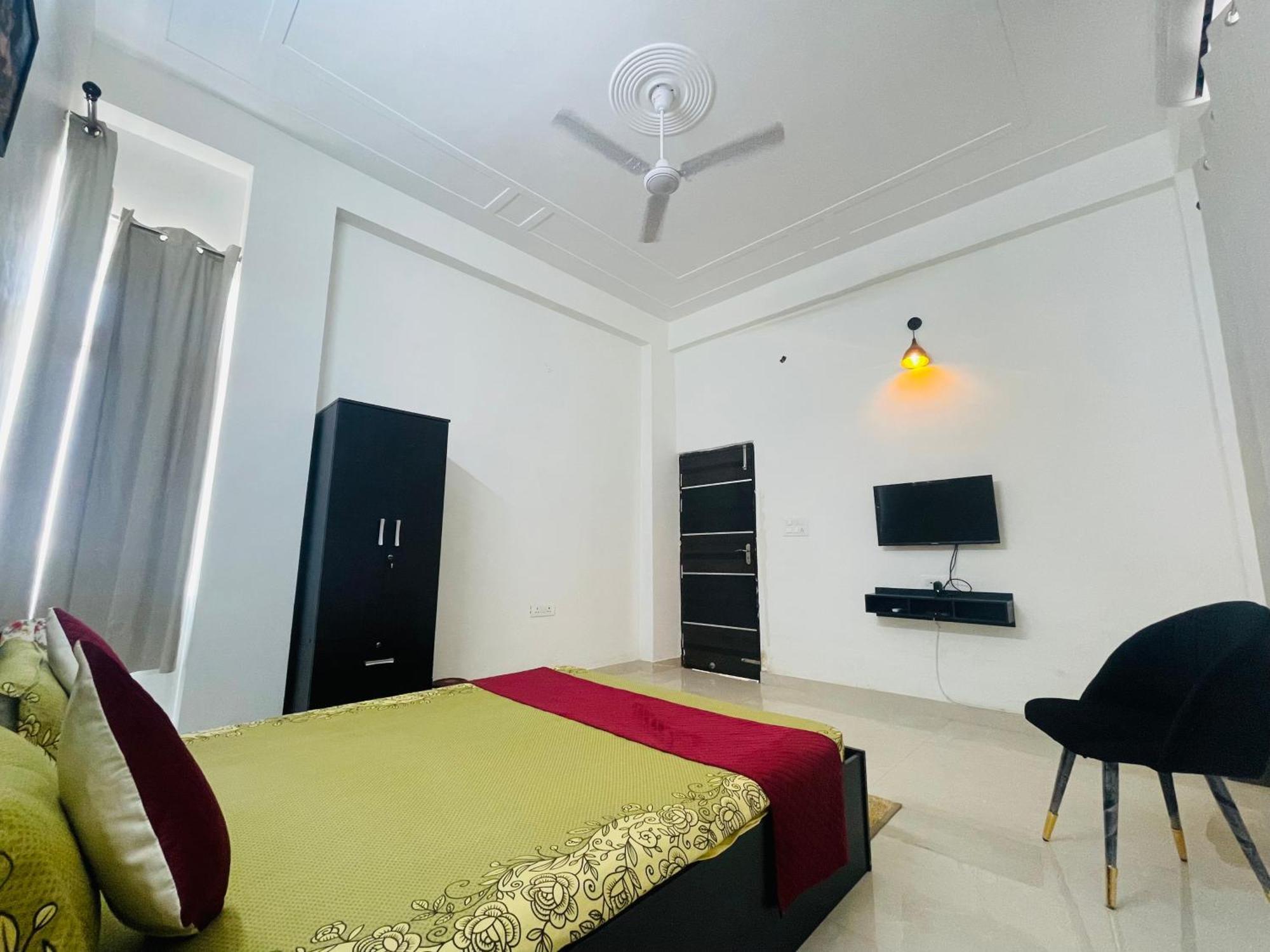 Atulyam Stays Sushant Golf City Lucknow Exteriör bild