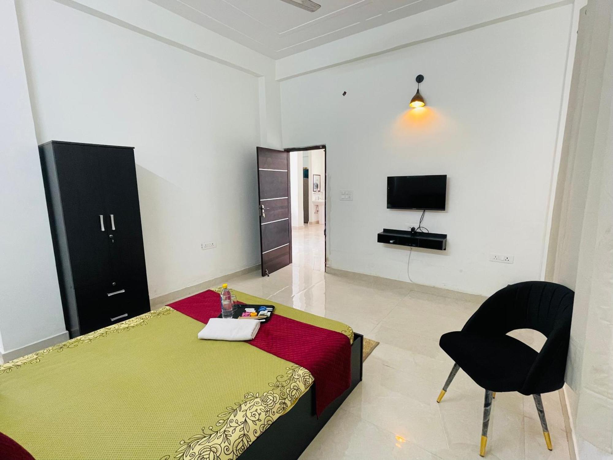 Atulyam Stays Sushant Golf City Lucknow Exteriör bild