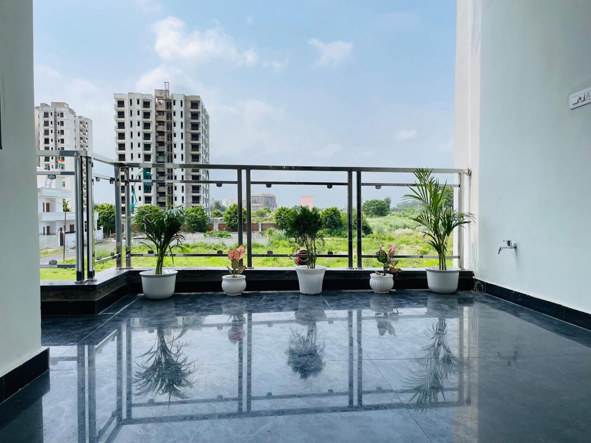 Atulyam Stays Sushant Golf City Lucknow Exteriör bild