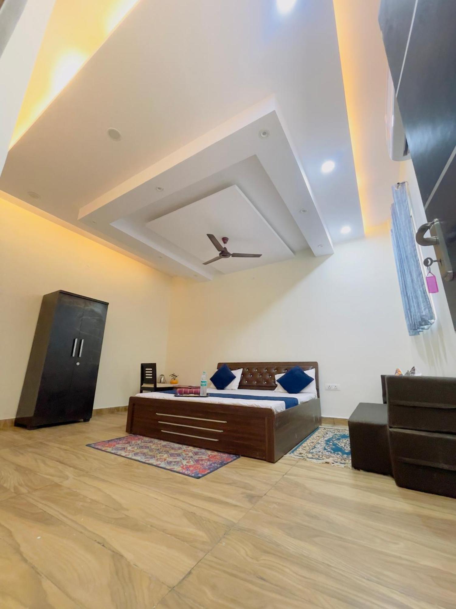 Atulyam Stays Sushant Golf City Lucknow Exteriör bild