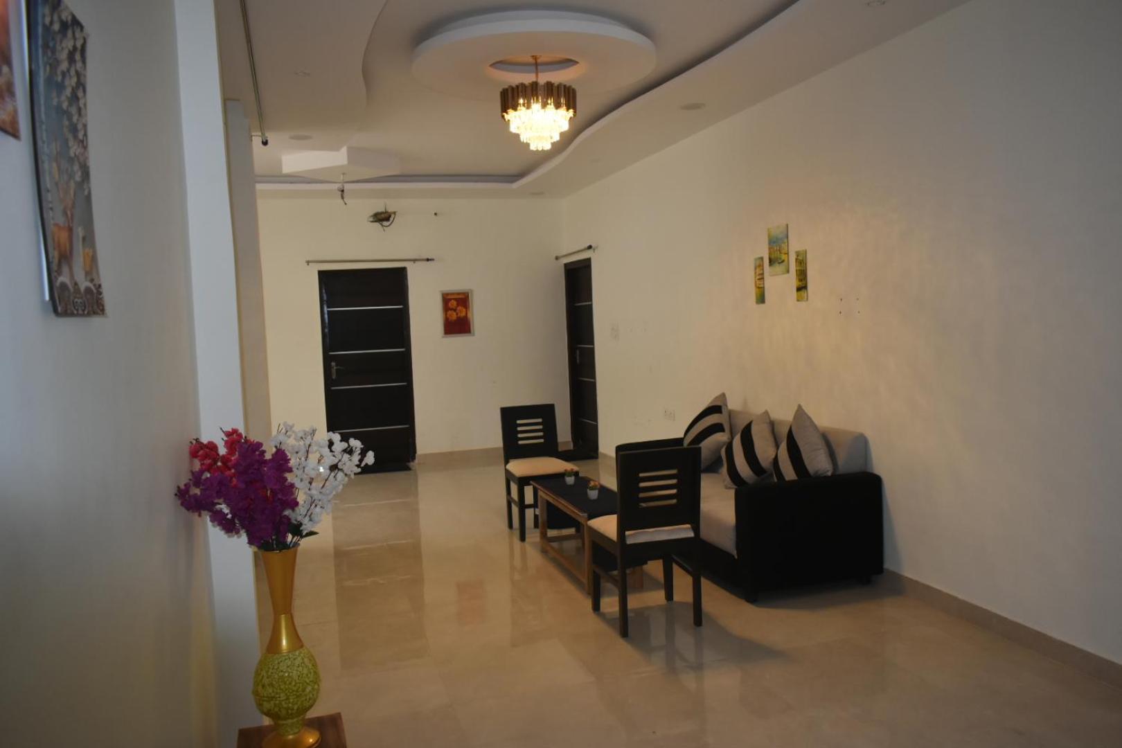 Atulyam Stays Sushant Golf City Lucknow Exteriör bild