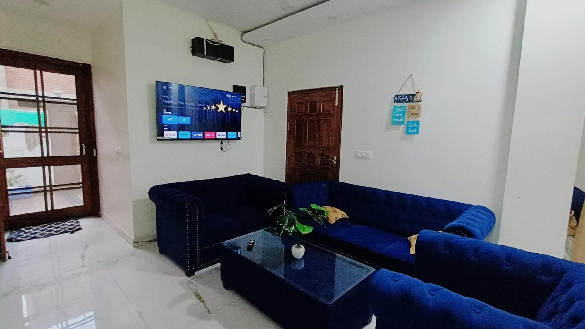 Atulyam Stays Sushant Golf City Lucknow Exteriör bild