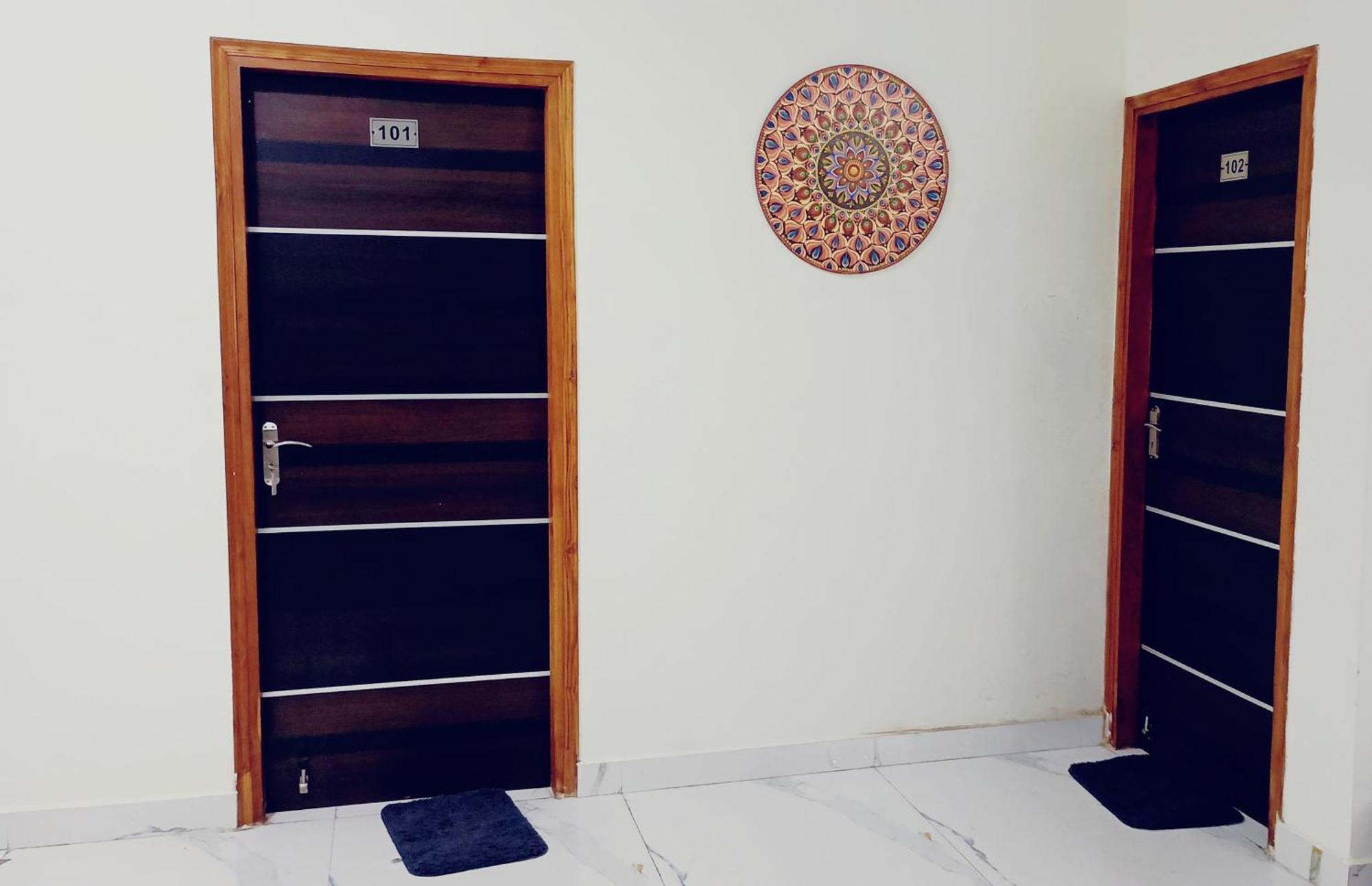 Atulyam Stays Sushant Golf City Lucknow Exteriör bild
